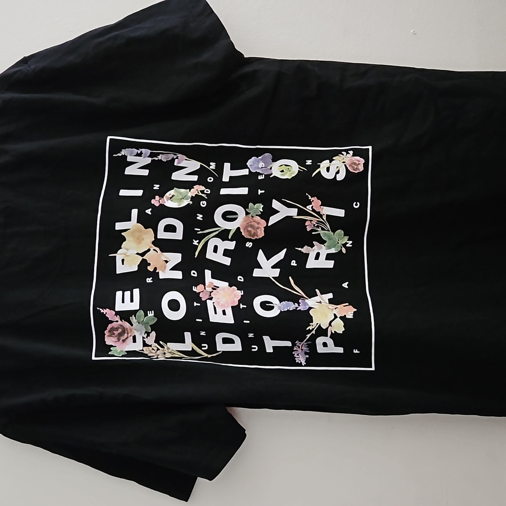 Large Denim &‎ Flower TSHIRT - Picture 4 of 4